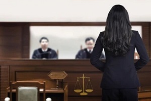 female lawyer in courtroom