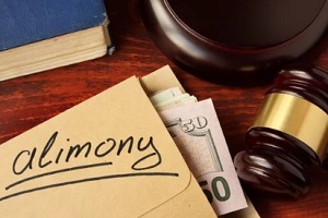 alimony with court gavel